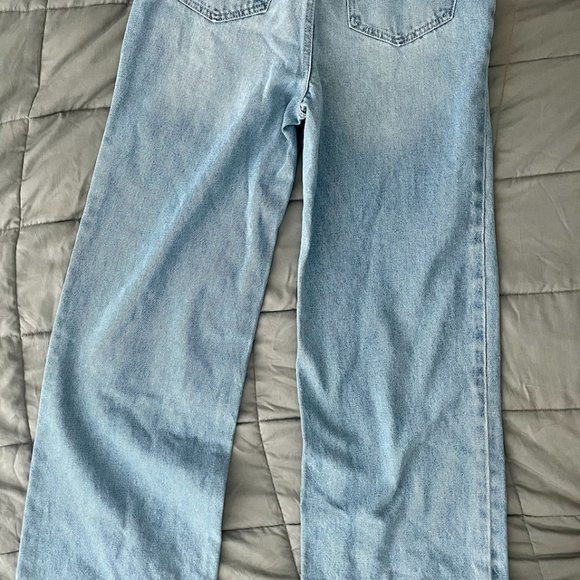 NEW- HIGH RISE WIDE LEG JEANS - Picture 4 of 8